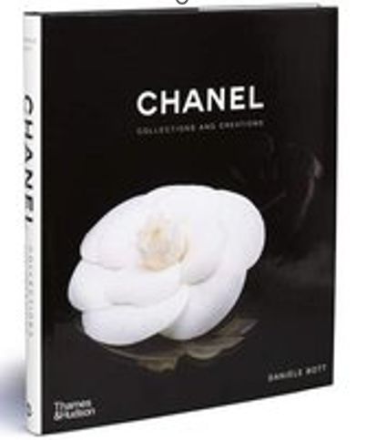 In vogue:An illustreted history of the world's most famous magazine 0012 STS